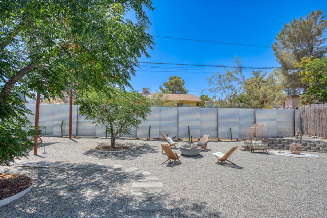 61589 El Reposo Street, Joshua Tree CA: https://media.crmls.org/mediaz/cfb1cbf2-0276-4c68-bb76-b31b6730c5e0.jpg