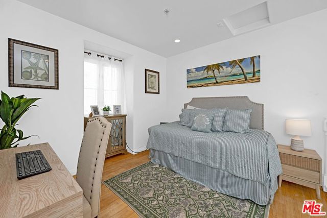 121 Strand Street, 13 photo 11