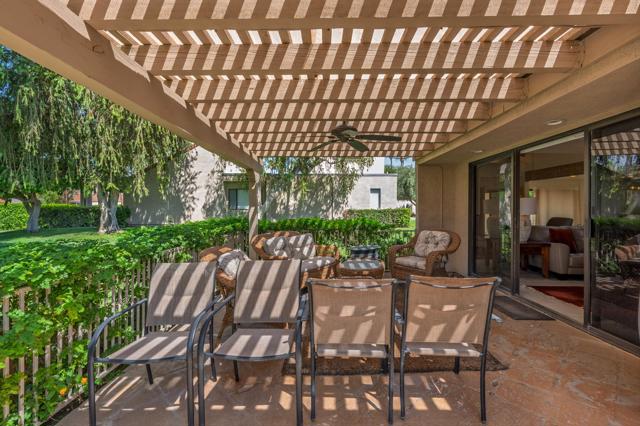 343 Forest Hills Drive, Rancho Mirage CA: https://media.crmls.org/mediaz/cfb29a72-2e42-4542-b735-debef8c7e28d.jpg