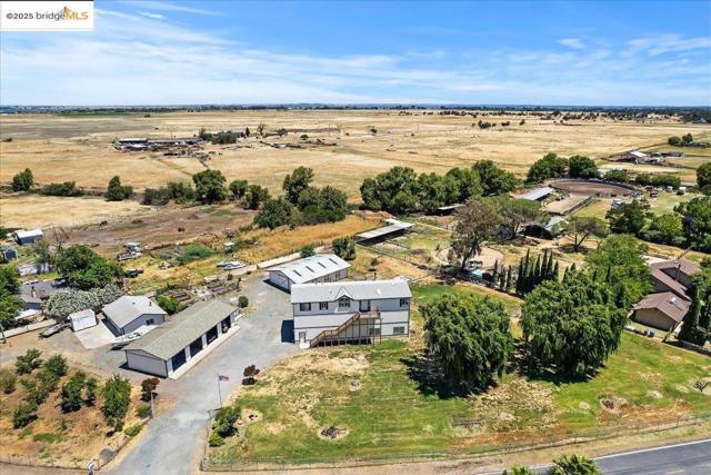 2325 Taylor Rd, Bethel Island CA: https://media.crmls.org/mediaz/cfb36626-e6fe-4abc-a2f8-26372be9558c.jpg