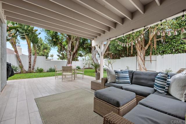 202 Calle De Sereno, Encinitas CA: https://media.crmls.org/mediaz/cfb40de0-f69d-4017-90de-ccef38e98341.jpg