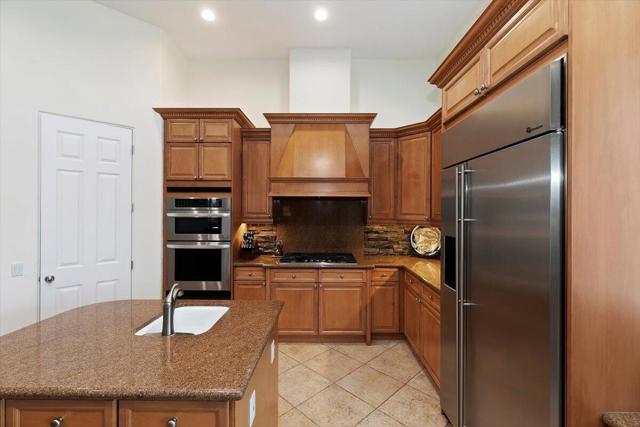 50 Toscana Way E, Rancho Mirage, CA 92270