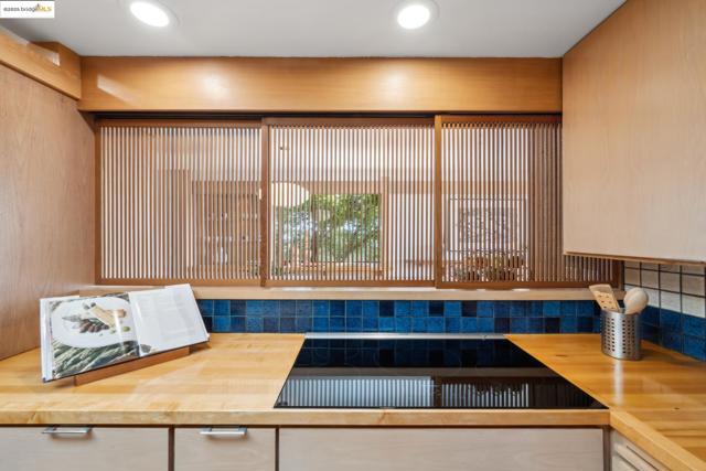 7046 Cutting Blvd, El Cerrito CA: https://media.crmls.org/mediaz/cfb4ed84-7966-4b9f-a27a-834307e94db0.jpg
