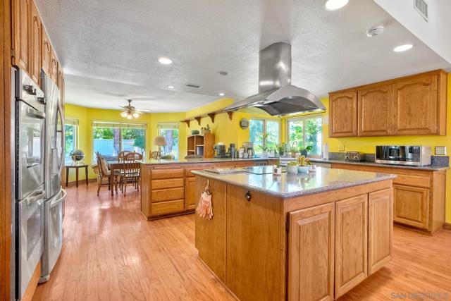 2183 Lundy Lake Dr, Escondido CA: https://media.crmls.org/mediaz/cfb5902a-e426-4bf1-9479-0dde867dd577.jpg