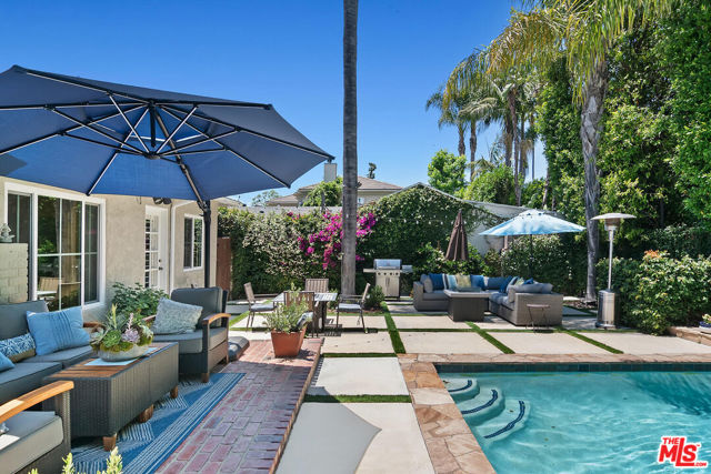 13155 Hartsook Street, Sherman Oaks CA: https://media.crmls.org/mediaz/cfb602a1-ce23-42a1-9258-05f3315ddb3b.jpg