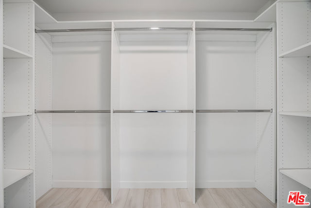 1021 S Shenandoah Street, Los Angeles CA: https://media.crmls.org/mediaz/cfb7d837-e6af-4719-bffe-676c1694ad08.jpg