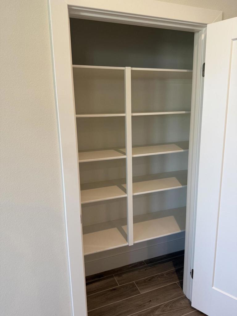 https://media.crmls.org/mediaz/cfb92317-e14d-4a8b-a770-7d618c35b34b.jpg?preset=X-Large