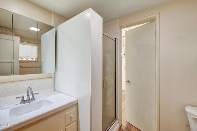 Detail Gallery Image 32 of 49 For 3942 Los Olivos Ln, Glendale,  CA 91214 - 3 Beds | 2 Baths