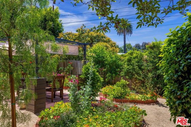 2249 Linnington Avenue, Los Angeles CA: https://media.crmls.org/mediaz/cfb9bdd9-f902-4d0a-aee0-68b6f9fa5450.jpg
