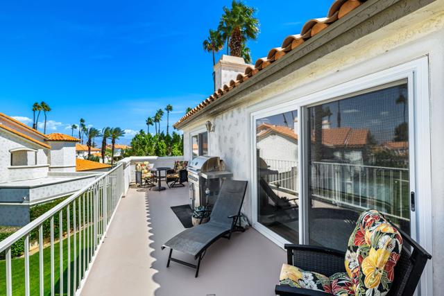 291 Vista Royale W Circle, Palm Desert CA: https://media.crmls.org/mediaz/cfb9d760-6ff3-4ce3-972a-7babc8d407d5.jpg
