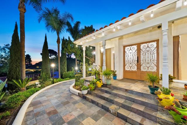 Detail Gallery Image 25 of 75 For 10310 Fuerte Dr, La Mesa,  CA 91941 - 7 Beds | 7/1 Baths