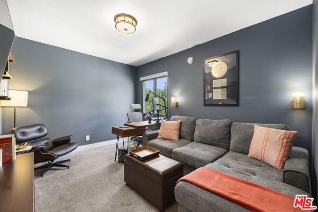 6540 Hayvenhurst Avenue, Lake Balboa CA: https://media.crmls.org/mediaz/cfba486f-22a8-41e7-9141-ba6178c4b3af.jpg