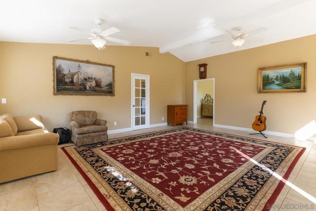 732 Hamilton Lane, Fallbrook CA: https://media.crmls.org/mediaz/cfba6e69-6b39-4833-91b5-8070e50362c7.jpg