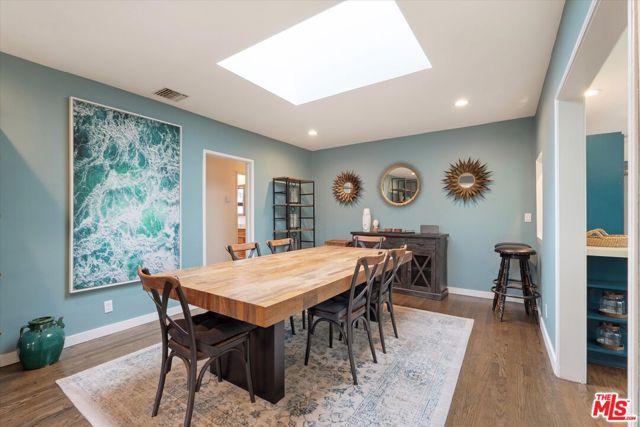816 Hyperion Avenue, Los Angeles CA: https://media.crmls.org/mediaz/cfbad1e9-7a34-4749-a10a-7521ea91e00b.jpg