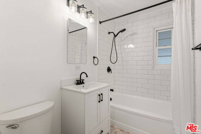 8734 Airlane Avenue, Los Angeles CA: https://media.crmls.org/mediaz/cfbb581b-01ee-4522-81b7-8d9479fe96cf.jpg