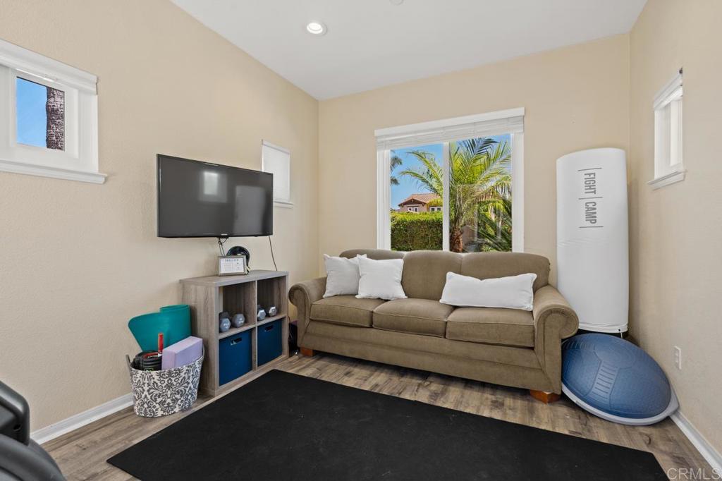 16381 Alipaz Court - photo 9