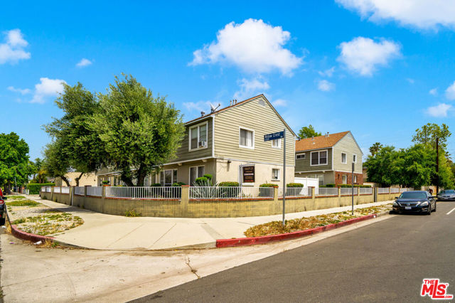 10617 OXNARD Street photo 6
