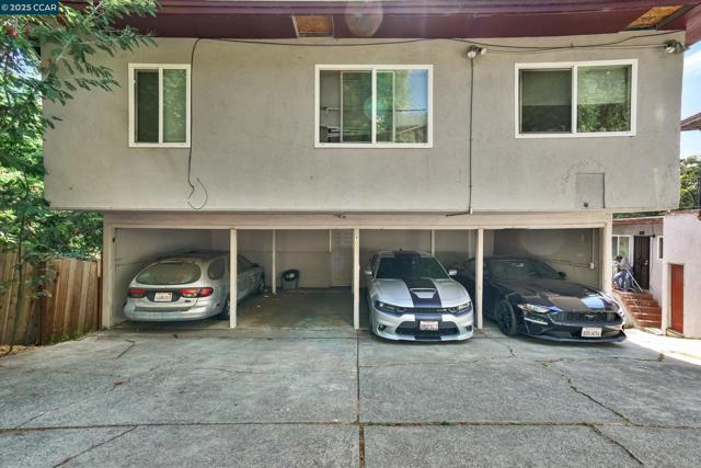 5235 Macarthur Blvd, Oakland CA: https://media.crmls.org/mediaz/cfbc01ec-3b11-4d46-ae24-fd9978c80383.jpg