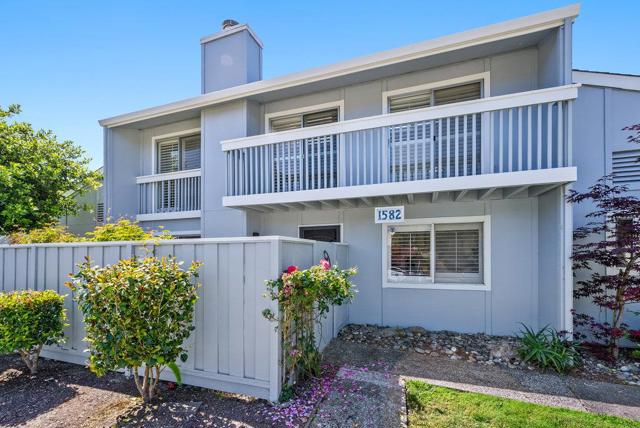 1582 Dolphin Drive, Aptos CA: https://media.crmls.org/mediaz/cfbc3437-4ef8-42c2-b3c1-169fea7bfac8.jpg