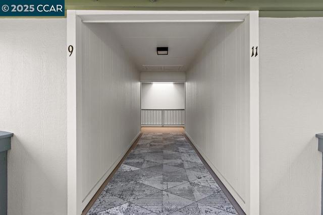 2200 Pine Knoll Dr, Walnut Creek CA: https://media.crmls.org/mediaz/cfbce144-9479-400f-9e54-0251dc2496ad.jpg