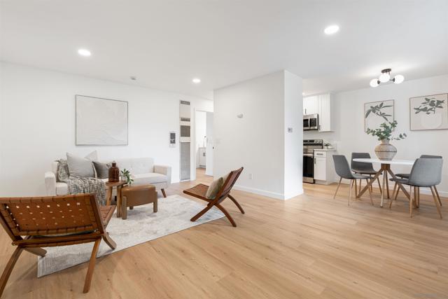 540 Oakdale Ln, El Cajon CA: https://media.crmls.org/mediaz/cfbeb26d-9970-42ef-85fd-1a138d52c658.jpg
