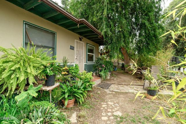 1151 Grant Line Street, Santa Paula CA: https://media.crmls.org/mediaz/cfbec29d-3ffc-4bdc-bbdf-f1760a8e5438.jpg