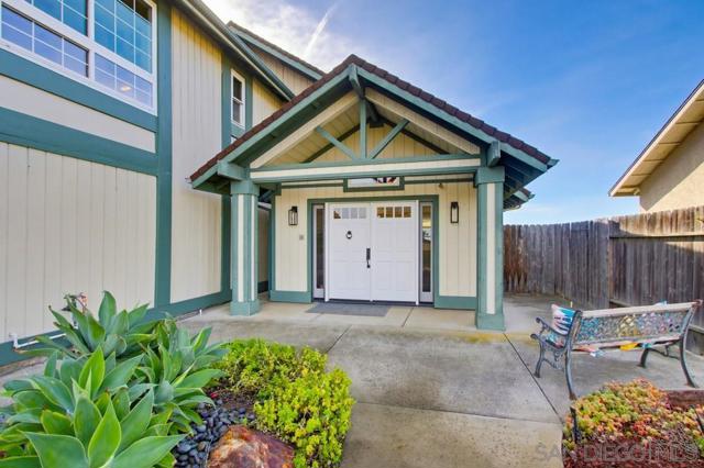 12835 Via Caballo Rojo, San Diego CA: https://media.crmls.org/mediaz/cfbefa29-ce41-4da8-9638-7b18f2120288.jpg