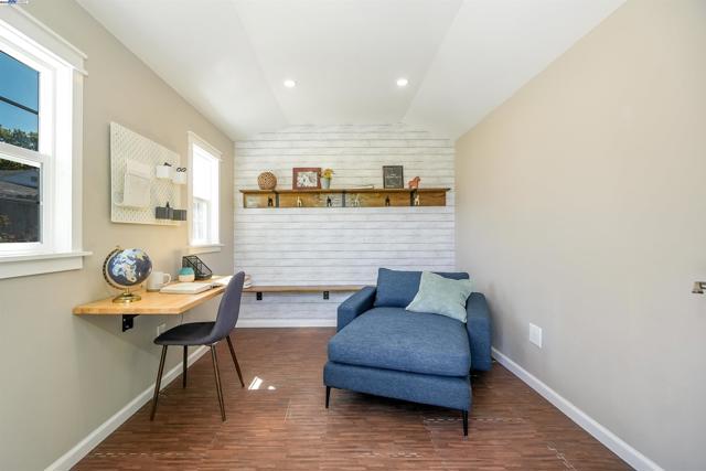 17303 Via Andeta, San Lorenzo CA: https://media.crmls.org/mediaz/cfbefadc-1a41-4d40-839f-4aaec630e9a2.jpg