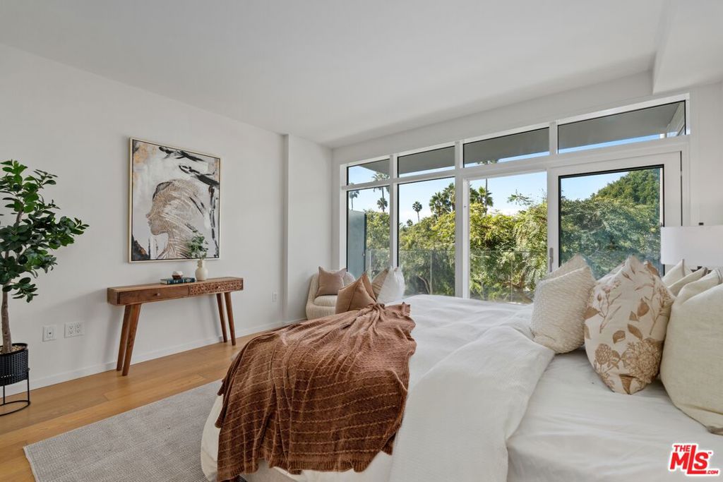 MLS #25604903 image #15