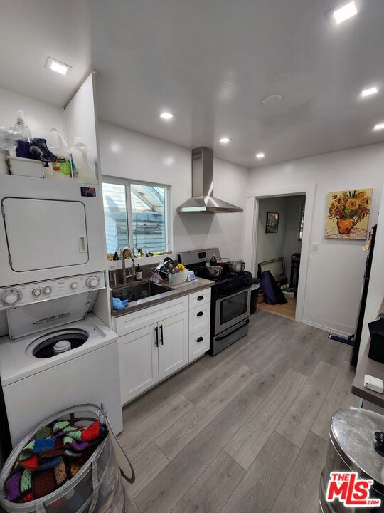 1118 Sanborn Avenue photo 11