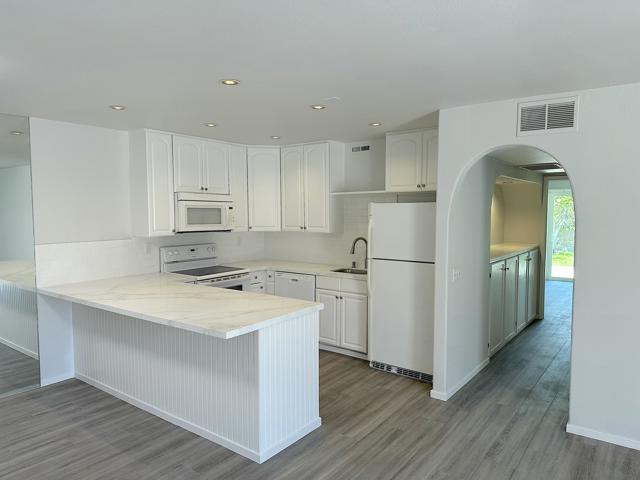 1262 Sunflower N Circle, Palm Springs CA: https://media.crmls.org/mediaz/cfc012f9-7fb3-4427-b45f-def12db8b197.jpg