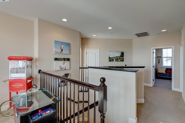 Image 33 of 60 For 2394 Amantea Way