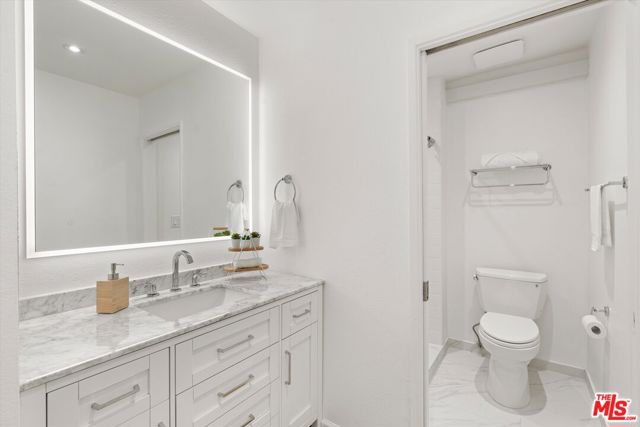 28 Village, Santa Monica CA: https://media.crmls.org/mediaz/cfc0d0ec-db37-4854-9274-0f240f9dad1d.jpg