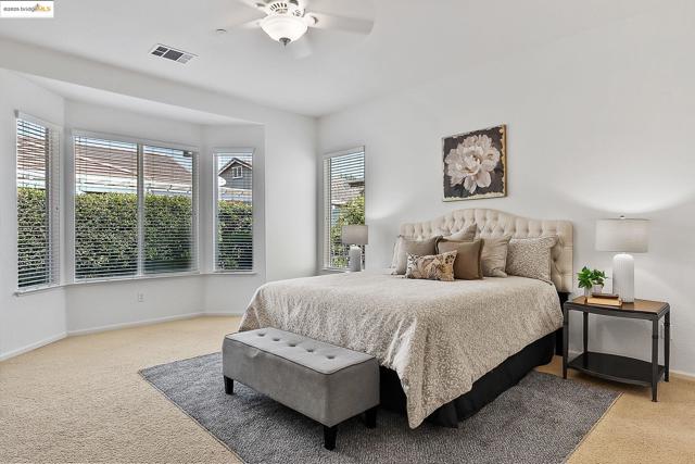 551 Quindell Way, Brentwood CA: https://media.crmls.org/mediaz/cfc14339-e3c0-4925-8154-53bcbd580773.jpg
