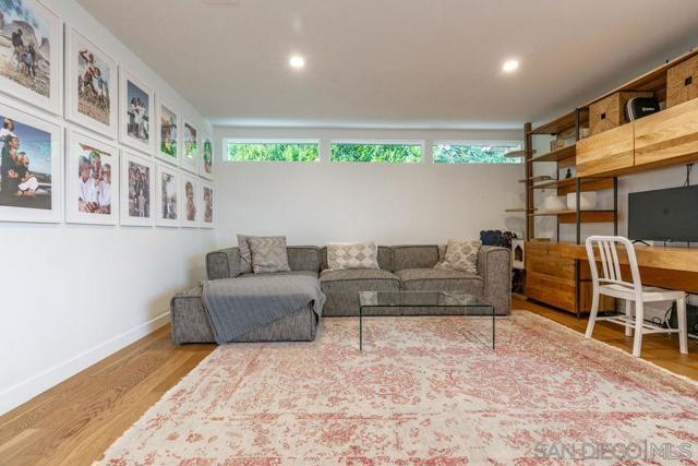 5745 Soledad Mountain Road, La Jolla CA: https://media.crmls.org/mediaz/cfc1a0dd-f9a7-41ee-b164-0daa72417c47.jpg