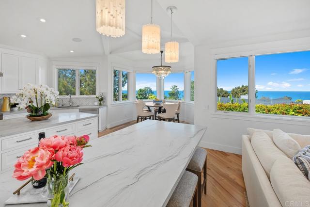 Detail Gallery Image 6 of 31 For 555 Amphitheatre Dr, Del Mar,  CA 92014 - 6 Beds | 5/1 Baths