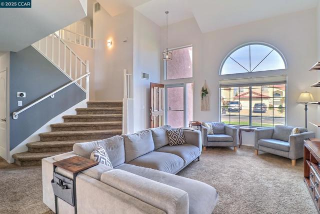 1728 Peachwillow St, Pittsburg CA: https://media.crmls.org/mediaz/cfc1d885-0441-4166-b213-7d84d2fd3a91.jpg