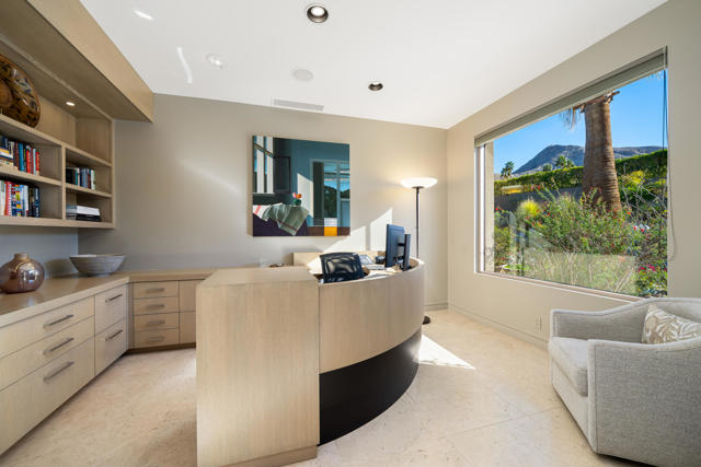 45 Mirada Circle, Rancho Mirage CA: https://media.crmls.org/mediaz/cfc1f472-7184-4214-91f8-976159bc688b.jpg
