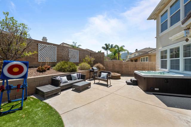 32113 Sycamore Ct, Temecula CA: https://media.crmls.org/mediaz/cfc22bd7-366d-46aa-a218-c3f8e2611d9b.jpg