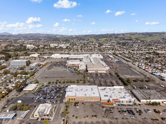 325 Toscana Way, Hayward CA: https://media.crmls.org/mediaz/cfc3b3f6-8b55-4f42-8ecf-cec6c27eb2a6.jpg