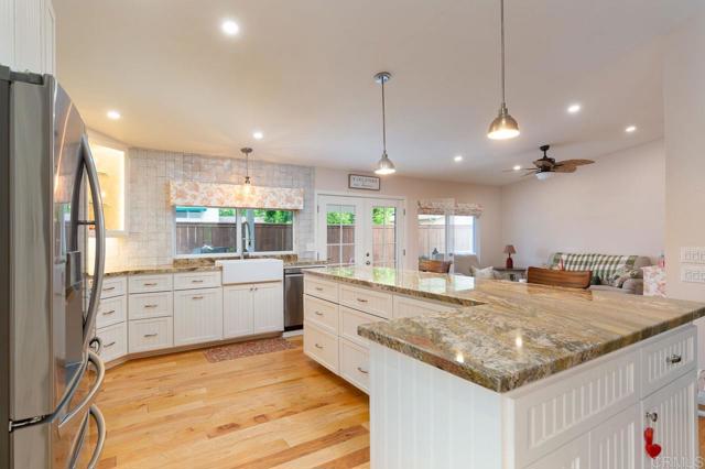 6714 Bedlow Ct, San Diego CA: https://media.crmls.org/mediaz/cfc3c736-65e2-46fe-877b-61d22c6af8a3.jpg