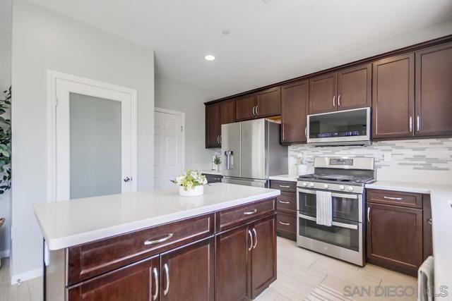 13216 Cuyamaca Vista Dr, Lakeside CA: https://media.crmls.org/mediaz/cfc3ee2b-8e49-48e4-8a0c-676369706aed.jpg
