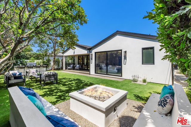 5305 Allott Avenue, Sherman Oaks CA: https://media.crmls.org/mediaz/cfc484e4-efae-467d-9d43-1c407acd6ce4.jpg