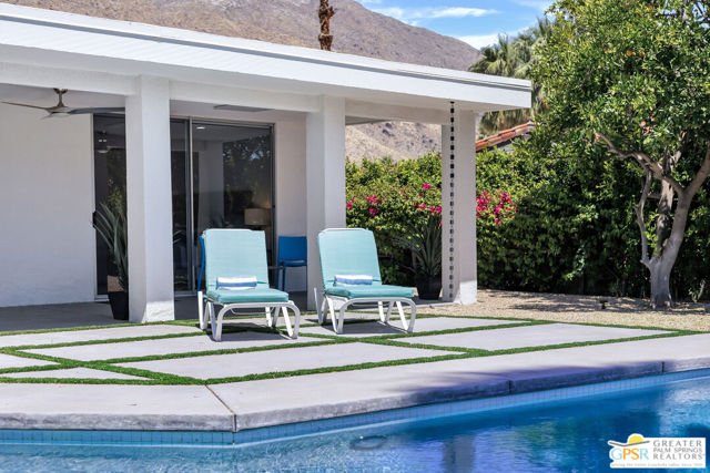 2566 S Calle Palo Fierro, Palm Springs CA: https://media.crmls.org/mediaz/cfc60553-0b9d-4358-af56-58e1c40941ec.jpg