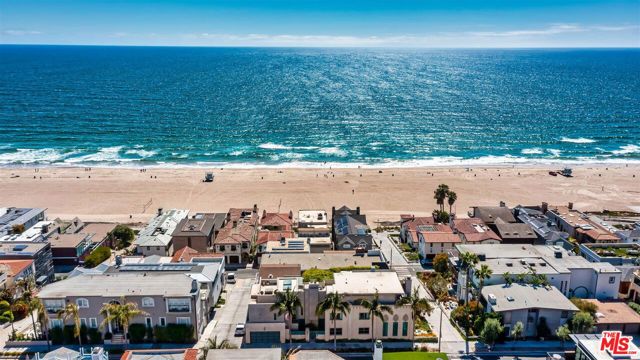 116 35th Street, Manhattan Beach, California 90266, 6 Bedrooms Bedrooms, ,5 BathroomsBathrooms,Residential,Sold,35th,22176385