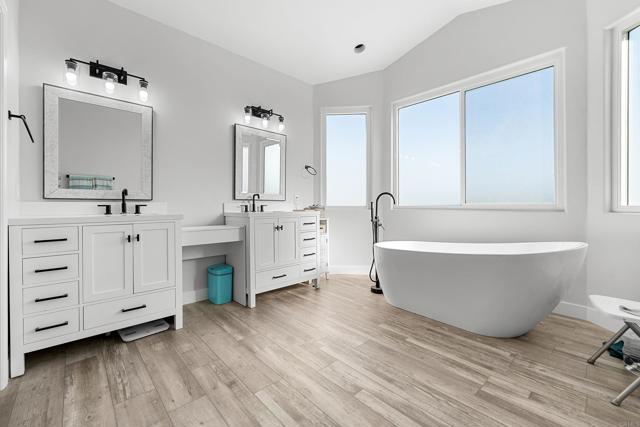 Detail Gallery Image 23 of 53 For 4912 Colusa Dr, Oceanside,  CA 92056 - 4 Beds | 3 Baths