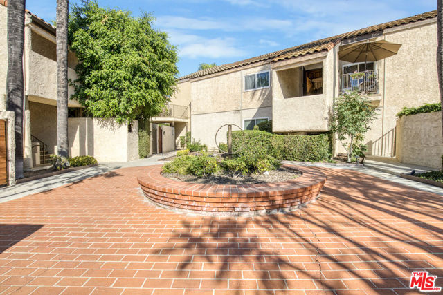 23401 Park Sorrento, Calabasas CA: https://media.crmls.org/mediaz/cfc6bc83-b202-41e4-ae14-8bf4f96ce1e0.jpg