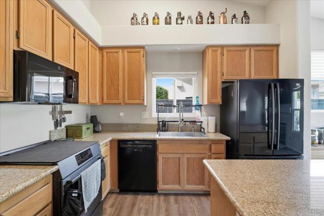 Detail Gallery Image 8 of 29 For 241 Del Mesa St, Oceanside,  CA 92058 - 4 Beds | 2 Baths