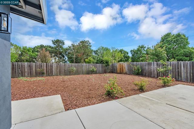 259 Los Altos Pl, American Canyon CA: https://media.crmls.org/mediaz/cfc7c591-e207-40a0-9cb8-bdf4ffcab685.jpg
