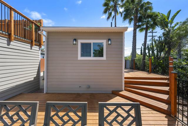 3675 Herbert St, San Diego CA: https://media.crmls.org/mediaz/cfc81ecb-b7a6-4078-a1a6-dfc0b4b7af13.jpg